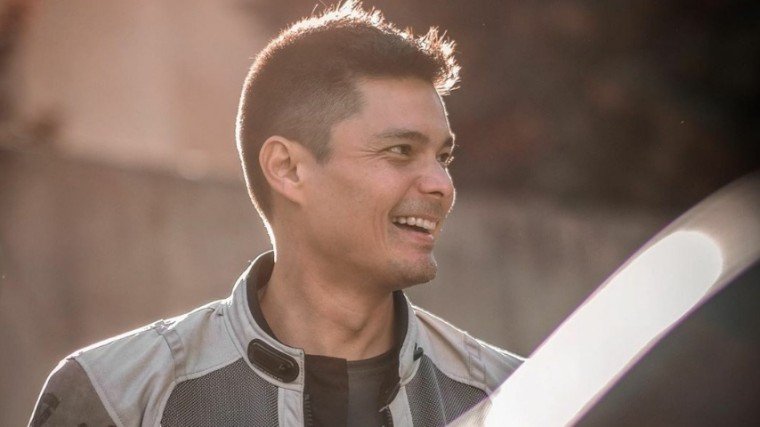 Dingdong Dantes teased the launch of his new delivery app recently! Know the full story below!