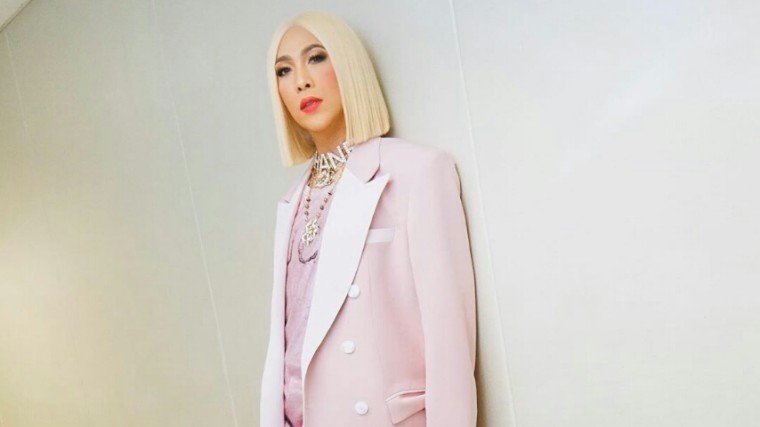 Vice Ganda schools netizens on what to think about during the COVID-19 pandemic!