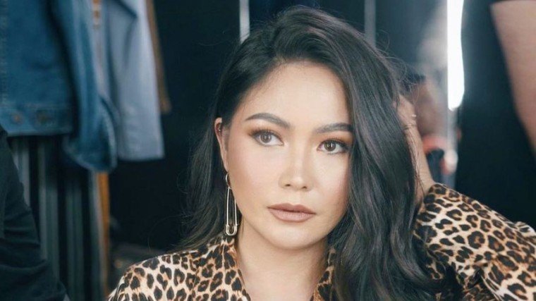 Singer Yeng Constantino issues public statement and apology over alleged doctor shaming.